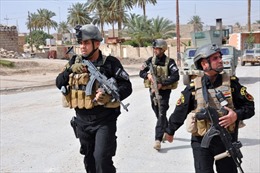 Phiến quân Iraq tấn công căn cứ không quân và chiếm mỏ dầu
