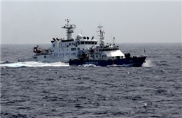 34 tàu cá vỏ sắt Trung Quốc ép hướng tàu cá Việt Nam