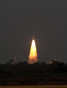 Ấn Độ phóng 5 vệ tinh bằng tên lửa đẩy tự sản xuất