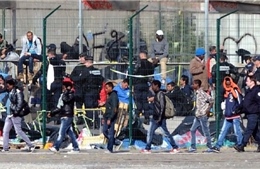 Cảnh sát Pháp giải tán hàng trăm người chuẩn bị vượt biên