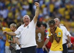 Các ngôi sao Brazil bị chỉ trích vì... khóc quá nhiều