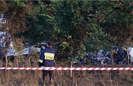 Máy bay chở vận động viên nhảy dù rơi, 11 người chết
