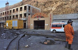 Nổ mỏ than ở Trung Quốc, 17 người mắc kẹt