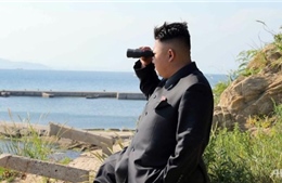 Ông Kim Jong Un chỉ đạo diễn tập bắn rocket chiến thuật 
