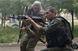 Dân quân Lugansk lần đầu không kích quân đội Ukraine