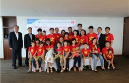 Ngân hàng NongHyup Hàn Quốc tài trợ cho cô dâu Việt về thăm quê