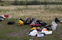 Sky News xin lỗi vì phóng viên lục lọi vali nạn nhân MH17