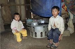 Lai Châu: Lũ cuốn mất mẹ, hai con nhỏ đi về đâu