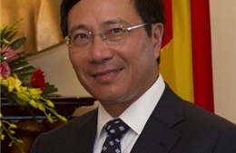 Phó Thủ tướng Phạm Bình Minh trao huân chương cho các nhà ngoại giao Bỉ 