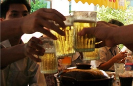 Đề xuất cấm bán rượu bia sau 22 giờ 