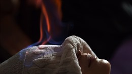 Chữa bệnh bằng lửa: Kỳ diệu hay liều lĩnh?
