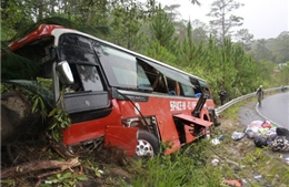 Vụ ô tô đâm vách núi tại Lâm Đồng: Xác định danh tính 3 nạn nhân tử vong