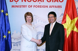 Phó Thủ tướng, Bộ trưởng Ngoại giao Phạm Bình Minh hội đàm với Phó Chủ tịch Ủy ban châu Âu