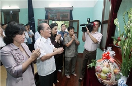 Lãnh đạo Đảng, Nhà nước dâng hương, tưởng nhớ Chủ tịch Hồ Chí Minh
