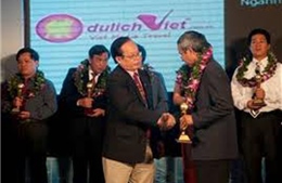 Trao giải Cúp vàng Top ten thương hiệu Việt - Ứng dụng khoa học và công nghệ 