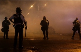 Vệ binh quốc gia đến Ferguson &#39;hạ nhiệt&#39; bạo loạn