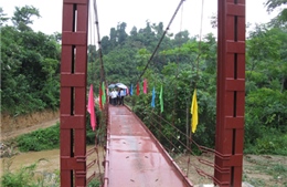 Đắk Lắk: Có cầu dân vẫn phải lội qua suối 