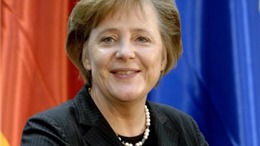 Thủ tướng Đức Merkel tới Ukraine 