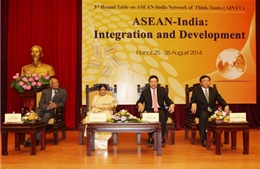 Phó Thủ tướng Phạm Bình Minh hội đàm với Ngoại trưởng Ấn Độ 