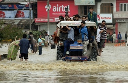 Lũ lụt hoành hành Ấn Độ, Pakistan