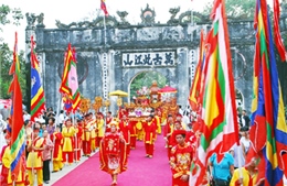 Trên 8 vạn lượt du khách đến lễ hội Côn Sơn - Kiếp Bạc
