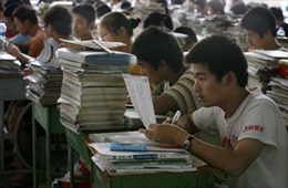 Giáo dục và thi cử ở nước ngoài: Trung Quốc áp dụng một kỳ thi