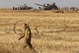 Quân đội Ukraine sẵn sàng rút trọng pháo khỏi vùng chiến sự 