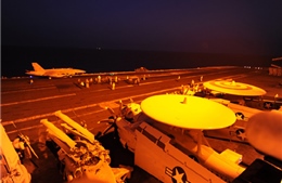 Mỹ oanh tạc quân khủng bố IS ở Syria