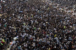 Hong Kong hỗn loạn giao thông vì biểu tình