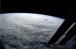 Hình ảnh &#39;khủng&#39; về cơn bão mạnh nhất 2014