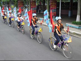 Chương trình đi xe đạp "Vì môi trường và giao thông đô thị"
