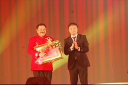 Doanh nhân Trần Quí Thanh đón nhận Huân chương Lao động hạng Ba