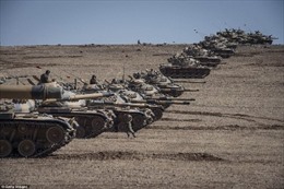 Thổ Nhĩ Kỳ tăng cường lực lượng dọc biên giới với Syria