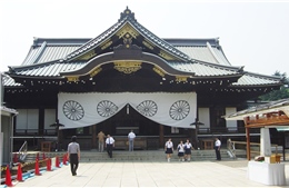 Thủ tướng Nhật Bản gửi đồ lễ tới đền Yasukuni 