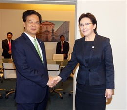 Thủ tướng Nguyễn Tấn Dũng gặp gỡ bên lề Cấp cao ASEM 10 