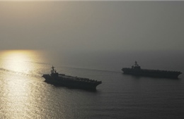 Tàu khu trục Mỹ chuyển giao nhiệm vụ không kích IS