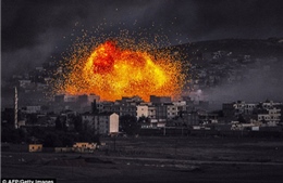 Hình ảnh không kích dữ dội nhằm vào IS ở Kobane