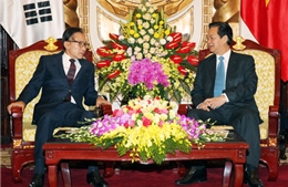 Thủ tướng Nguyễn Tấn Dũng tiếp nguyên Tổng thống Hàn Quốc 