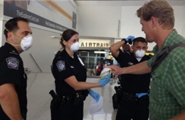 Mỹ hạn chế du khách từ các nước &#39;ổ dịch&#39; Ebola
