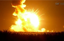 Tên lửa vũ trụ Mỹ nổ tung khi rời bệ phóng