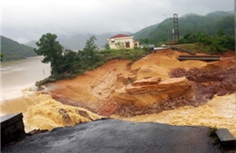 Quảng Ninh: Vỡ đập phụ thủy lợi, nước ngập trắng vùng