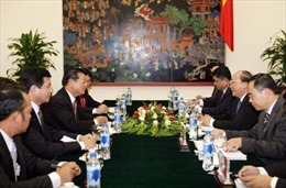 Phó Thủ tướng Nguyễn Xuân Phúc hội đàm với Phó Thủ tướng Lào