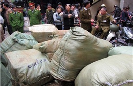 Thu giữ 3,5 tấn vải tại Ninh Hiệp, Hà Nội