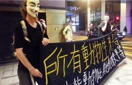 Người biểu tình Hong Kong lại đụng độ với cảnh sát 