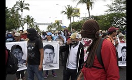 Biểu tình sôi sục tại Mexico sau vụ 43 giáo sinh bị sát hại