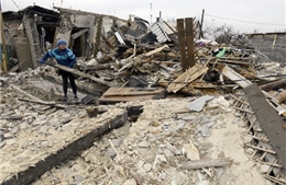 Donetsk ở miền Đông Ukraine bị nã pháo 