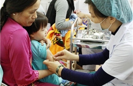 Hơn 3 triệu trẻ em miền Bắc được tiêm vắc xin sởi-rubella đợt 1