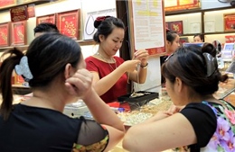 Vàng hướng tới mức giảm 2%