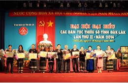 Sớm đưa vùng đồng bào phát triển nhanh và bền vững