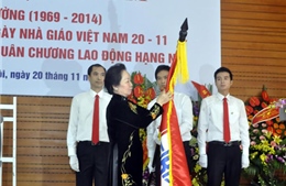 Đại học Kiến trúc Hà Nội đón nhận Huân chương Lao động hạng Nhì